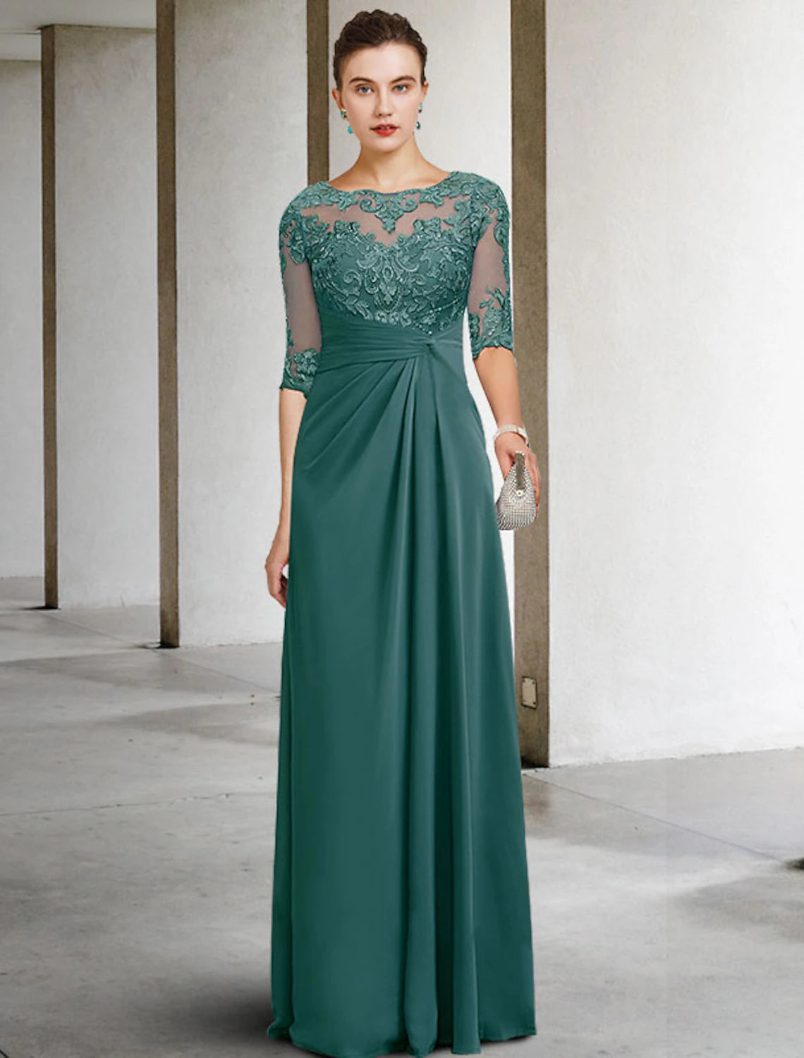 Wholesale  Sheath / Column Mother of the Bride Dress Fall Wedding Guest Dresses Plus Size Elegant Jewel Neck Floor Length Chiffon Lace Short Sleeve with Appliques Side-Draped